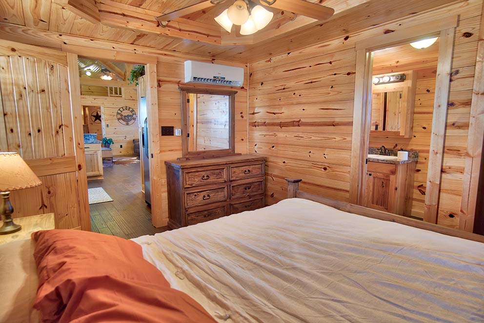 Lone Star - Medium Cabins - Leland's Cabins of Texas | Leland's Cabins